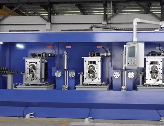 Hvilke materialer behandles hovedsageligt af Two High Rolling Machine